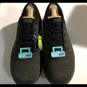 Sketchers on the go size 8